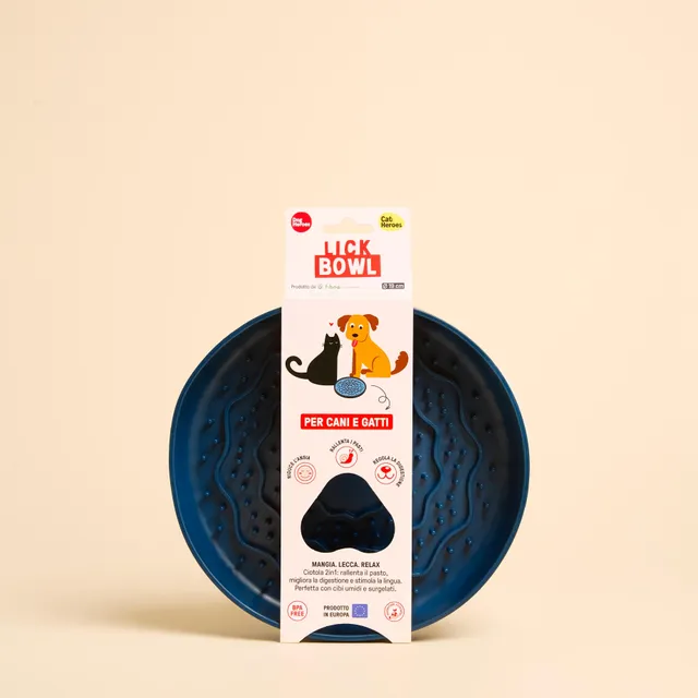 dog-heroes-crunchy-bites-lick-bowl-gamelle-bleue image 1