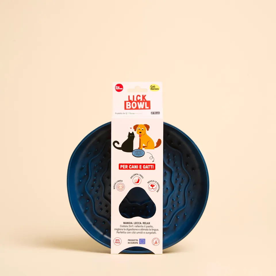 dog-heroes-crunchy-bites-lick-bowl-gamelle-bleue image 1